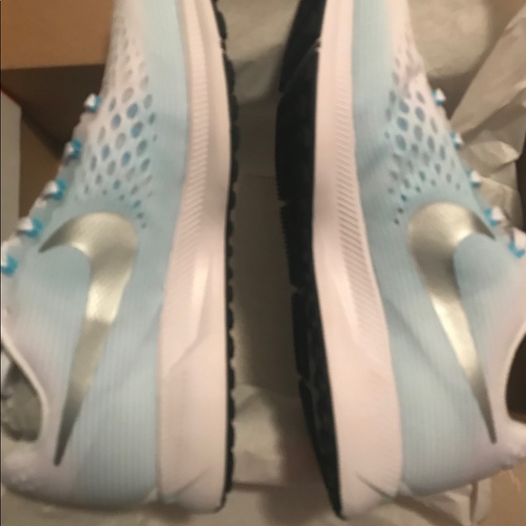 NEW Nike Bling! - Picture 2 of 4